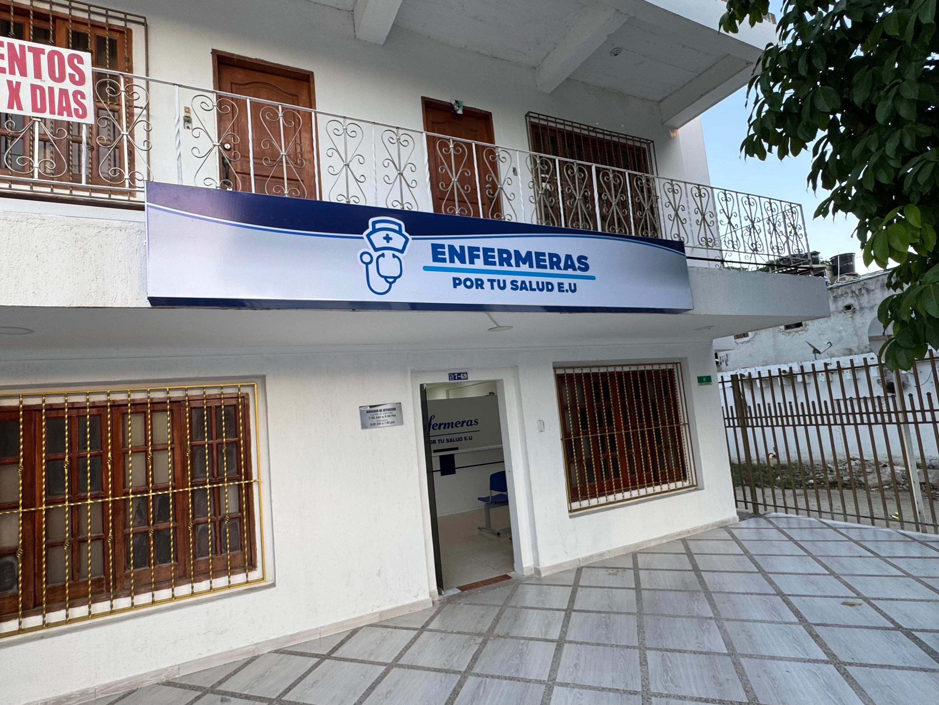 Entrada principal de la sede